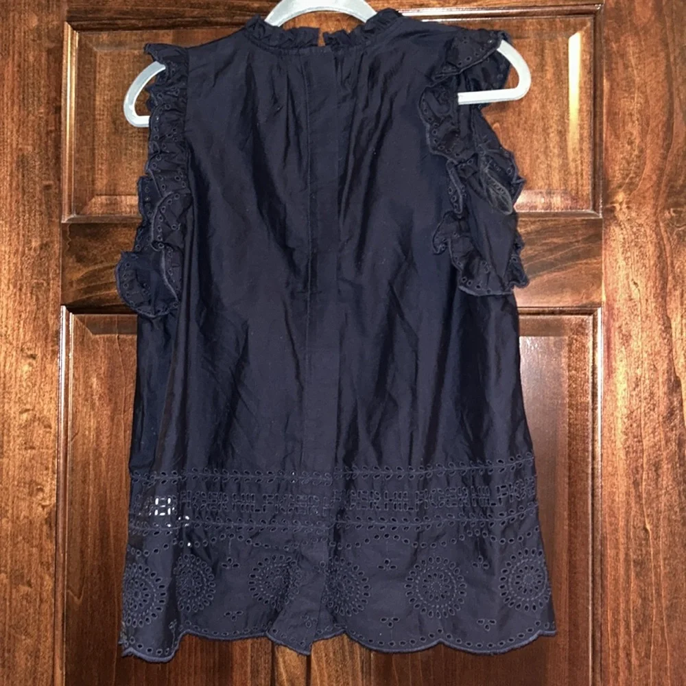NWOT woman’s M Tommy Hilfiger navy eyelet blouse - Picture 4 of 6